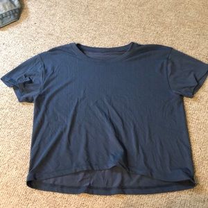 Lululemon train to be short sleeve